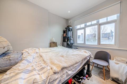 2 bedroom flat for sale, Barrow Road, Streatham, London, SW16