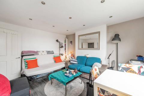 2 bedroom flat to rent, Limes Grove, Lewisham, London, SE13