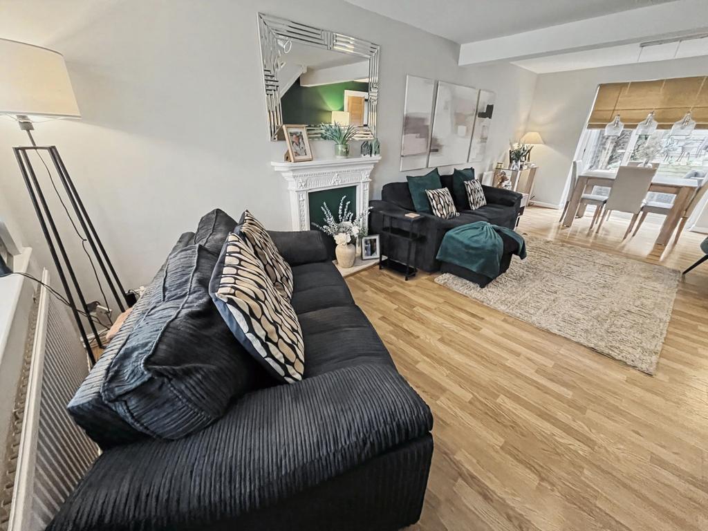 Lounge-Dining Room