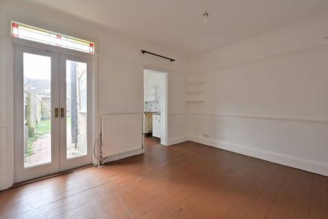 undefined, Burton Avenue WD18, Watford, WD18