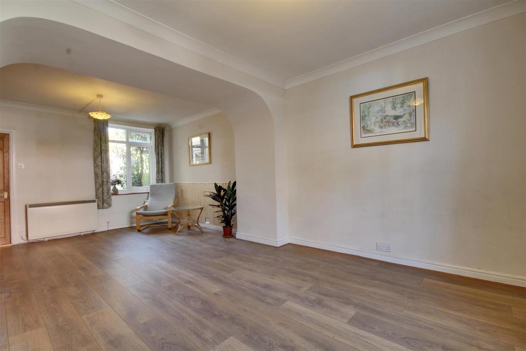 Living room 2.jpg