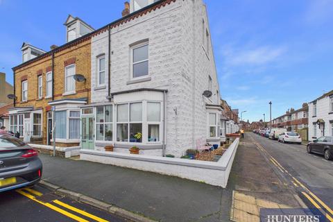 5 bedroom end of terrace house for sale, West Road, Filey