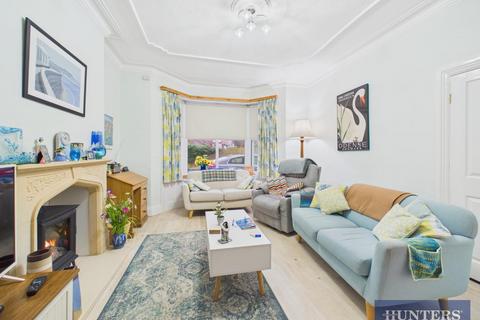 5 bedroom end of terrace house for sale, West Road, Filey