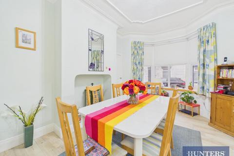 5 bedroom end of terrace house for sale, West Road, Filey