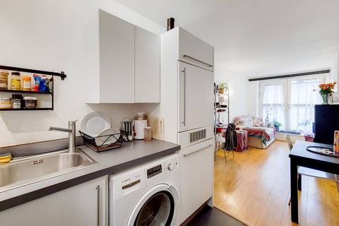 1 bedroom flat to rent, Cadogan Road, Woolwich, London, SE18