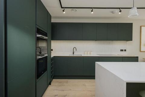 2 bedroom apartment for sale, Beverley Waterside, Priests Bridge, Barnes, London, SW14