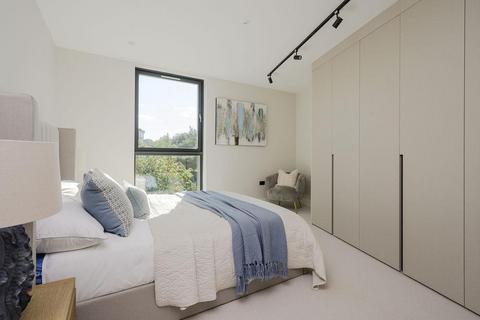 2 bedroom apartment for sale, Beverley Waterside, Priests Bridge, Barnes, London, SW14