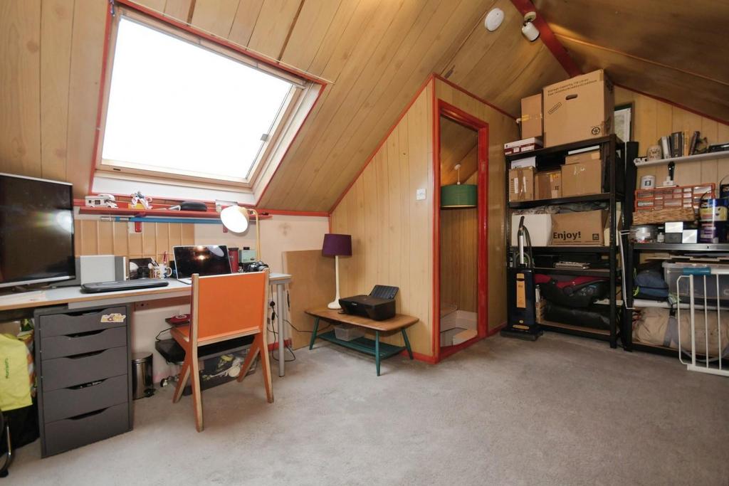 STUDY ATTIC ROOM 02.jpg