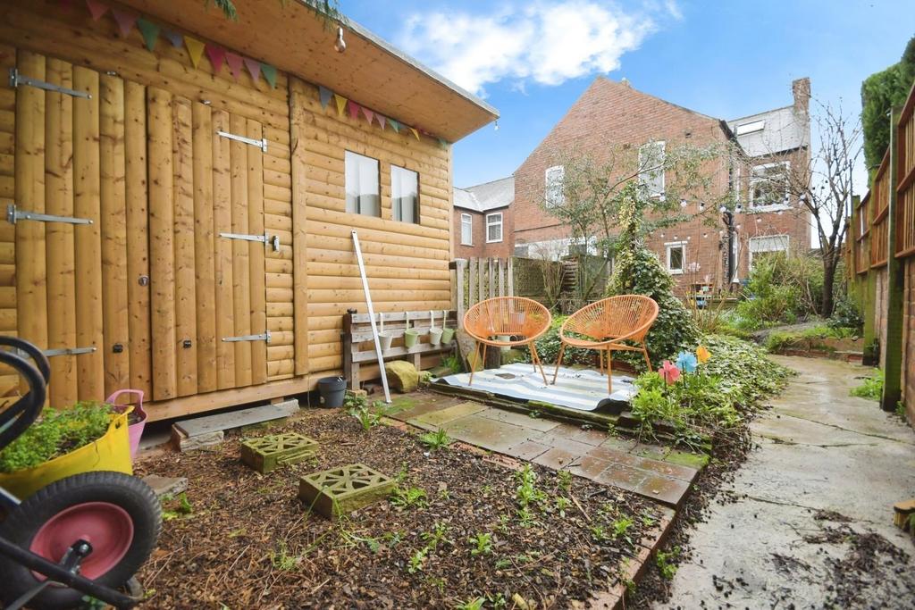 REAR GARDEN 06.jpg