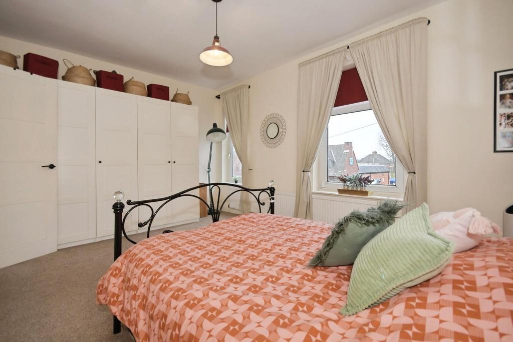 BED 1 02.jpg