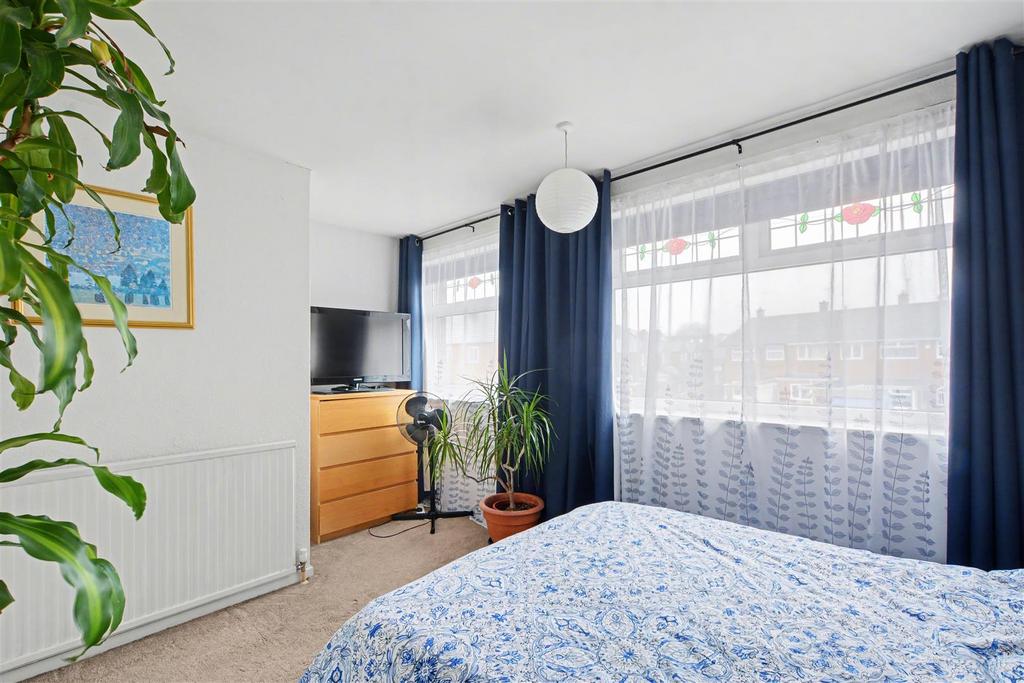 Bedroom 1 2.jpeg
