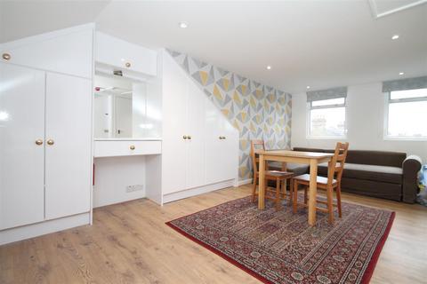 undefined, Park Avenue, London N13