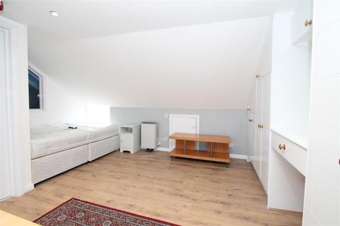 undefined, Park Avenue, London N13