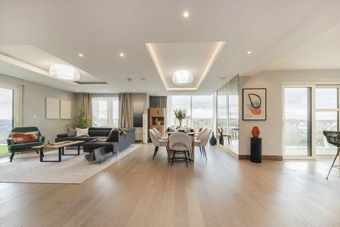 3 bedroom flat to rent, Juniper Drive, London SW18