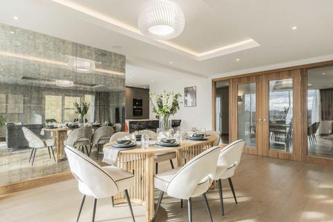 3 bedroom flat to rent, Juniper Drive, London SW18