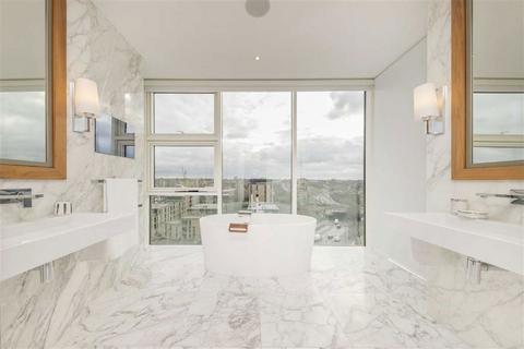 3 bedroom flat to rent, Juniper Drive, London SW18