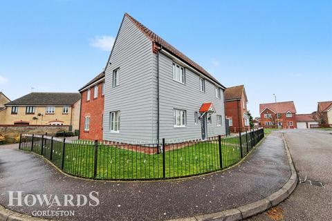 5 bedroom detached house for sale, Horsley Drive, Gorleston