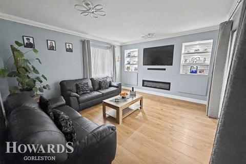 5 bedroom detached house for sale, Horsley Drive, Gorleston