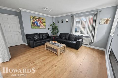5 bedroom detached house for sale, Horsley Drive, Gorleston