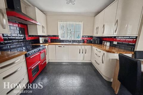 5 bedroom detached house for sale, Horsley Drive, Gorleston
