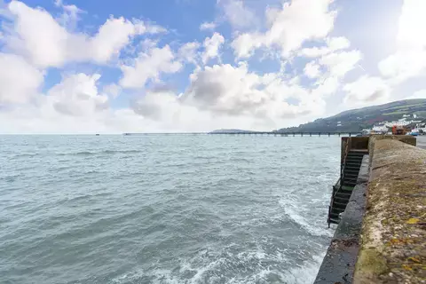 Studio for sale, 215, Queens Court, Ramsey