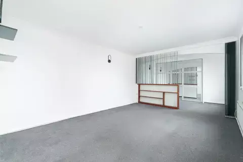 Studio for sale, 215, Queens Court, Ramsey