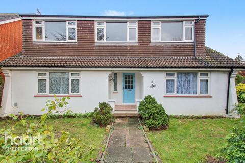 4 bedroom detached house for sale, Squires Bridge Road, Shepperton