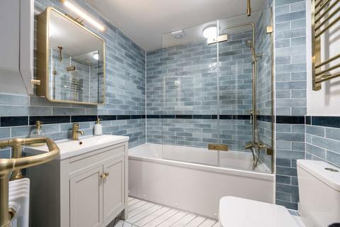 1 bedroom flat for sale, Huntingdon Gardens, London W4