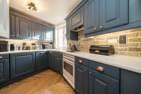 1 bedroom flat for sale, Huntingdon Gardens, London W4