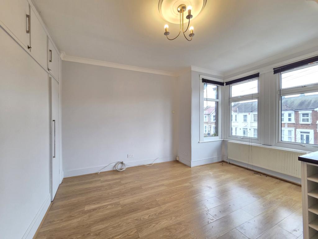 Flat for sale Kensington Garden, Ilford IG1