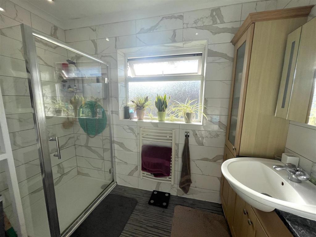 Shower Room 2.jpeg