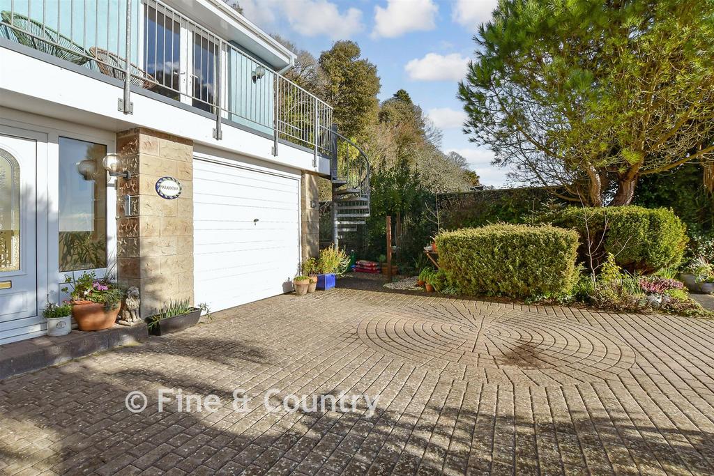 Driveway/Parking