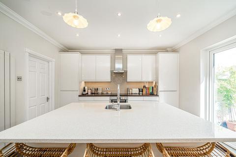 undefined, Elmgrove Road, Weybridge KT13