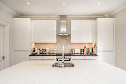 undefined, Elmgrove Road, Weybridge KT13