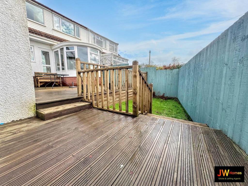 Rear garden 2 (3)