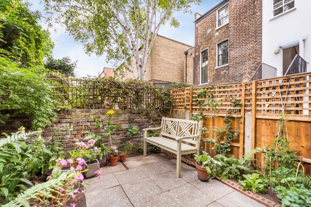 Apartment in London - View 5