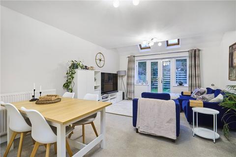 3 bedroom townhouse for sale, Richard Gossop Court, Burley in Wharfedale, Ilkley, West Yorkshire, LS29