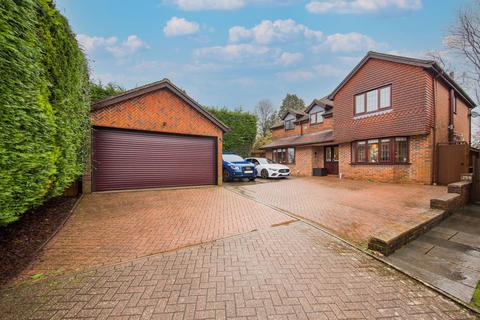 Valley View Close, Crowborough