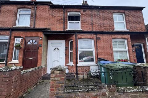 2 bedroom terraced house to rent, Sandringham Road, Watford