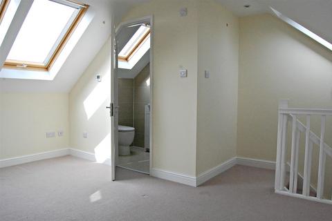 3 bedroom detached house to rent, Luker Drive Petersfield Hampshire