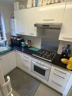 3 bedroom terraced house to rent, Swan Drive, London