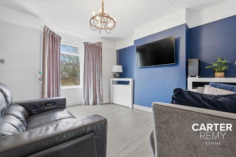 2 bedroom maisonette for sale, Malvern Road, Grays, RM17