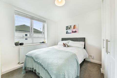 2 bedroom apartment to rent, Kew Bridge Court, Brentford London W4