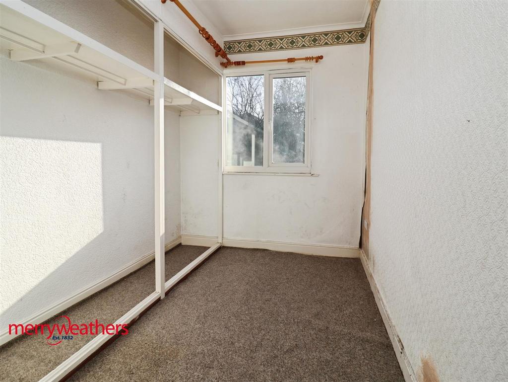 Rear bedroom