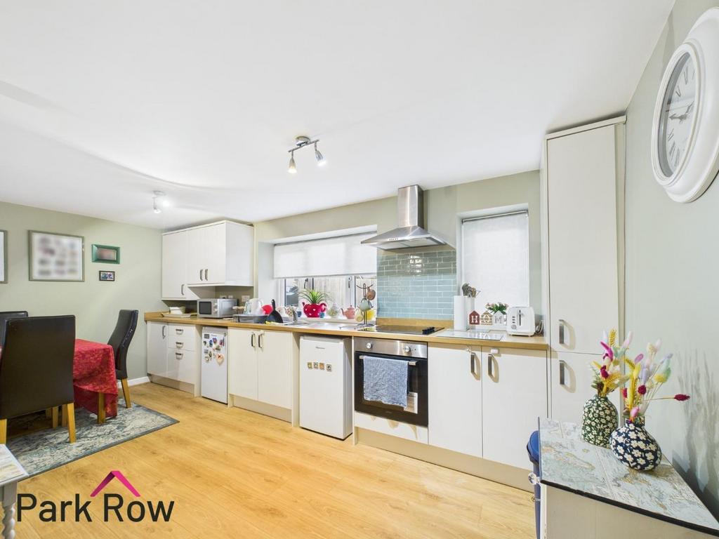 Kitchen/dining/living room