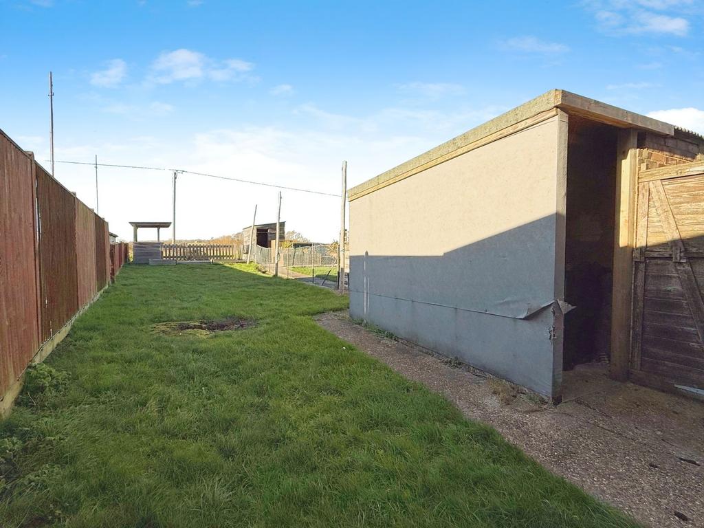 Rear Garden & Outside Store