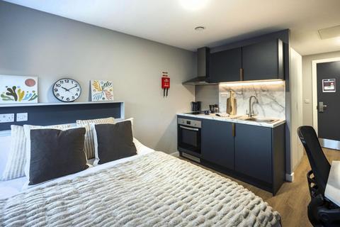 Studio to rent, Jocelyn Square, Glasgow G1