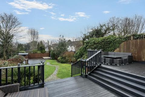 4 bedroom semi-detached house for sale, Netherlands Road, Barnet