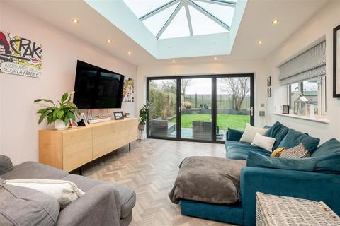 undefined, Armscote Road, Tredington