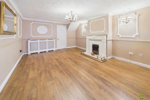 3 bedroom terraced house for sale, Fox Hollow Drive, Bexleyheath, Kent, DA7